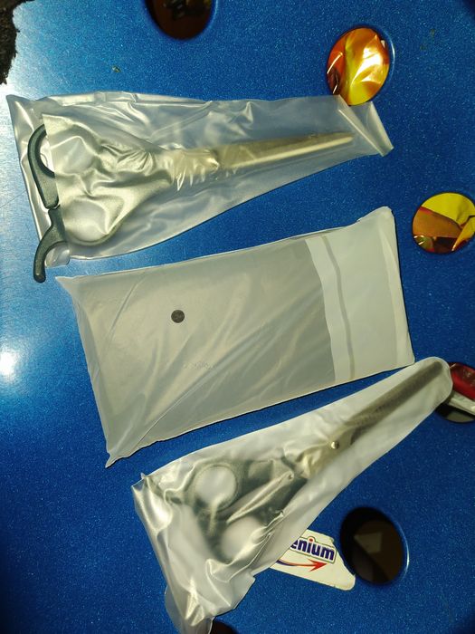 Pelerina pentru tuns plus foarfece