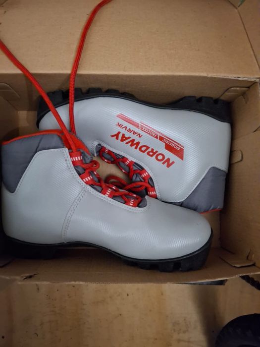 Ботинки для лыж.