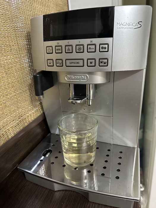 Продам кофемашину делонги delonghi