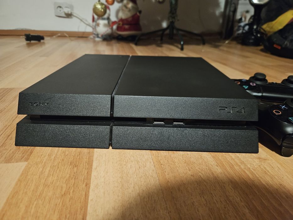 Consola Playstation 4 1TB + 2 controllere