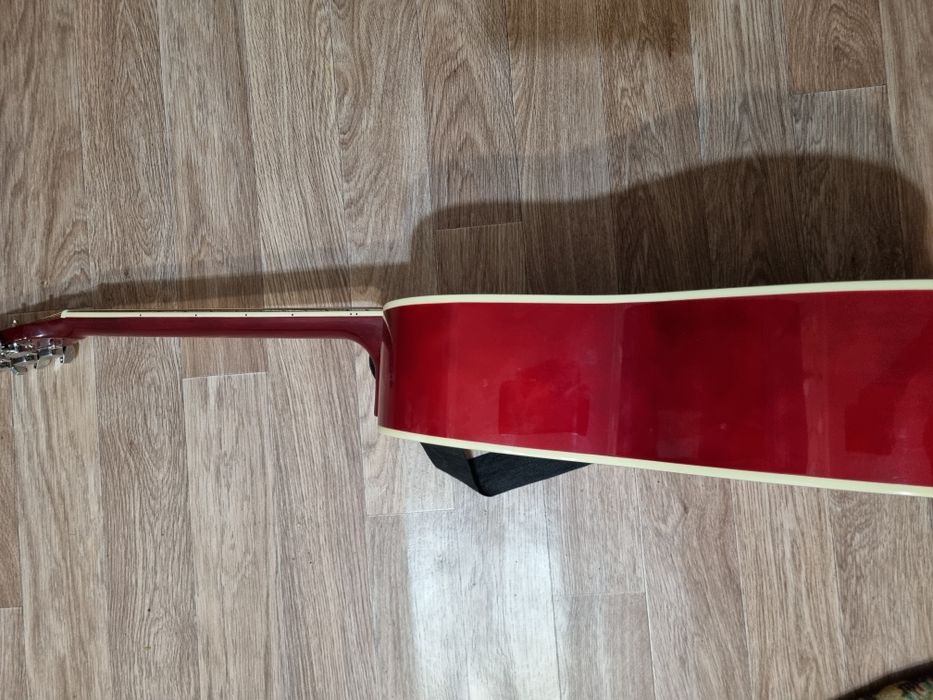 Продам срочно гитару