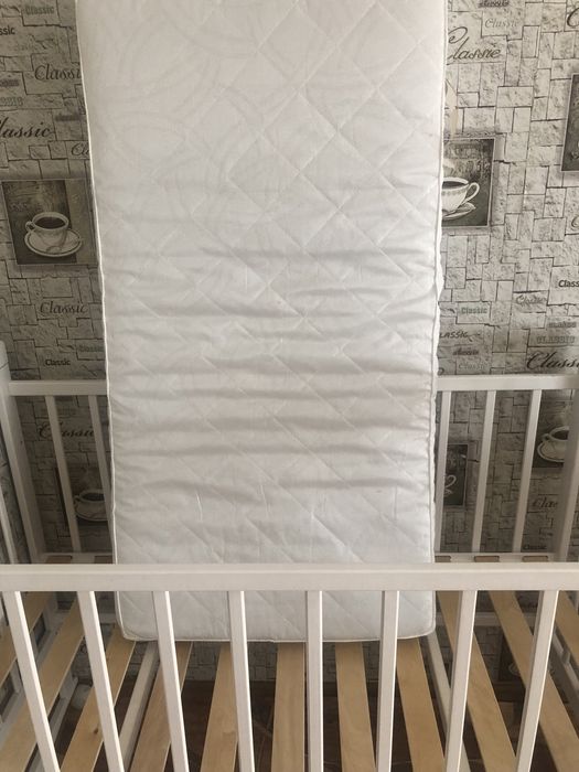 Продам детскую кроватку