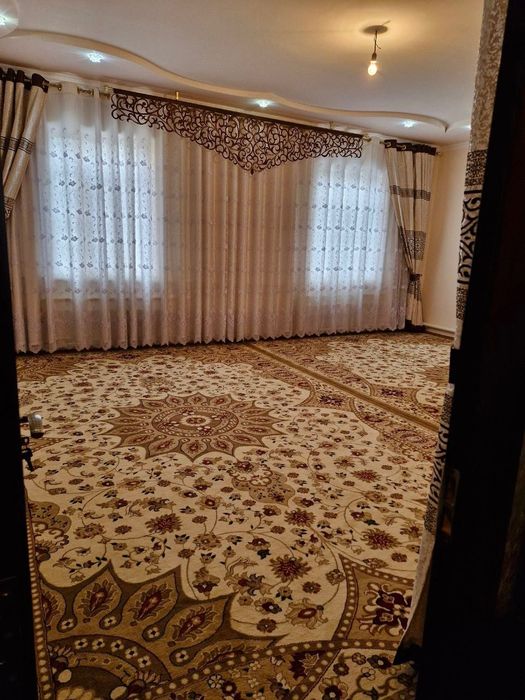 Шовот шахрида яшашга таййор уй сотилади