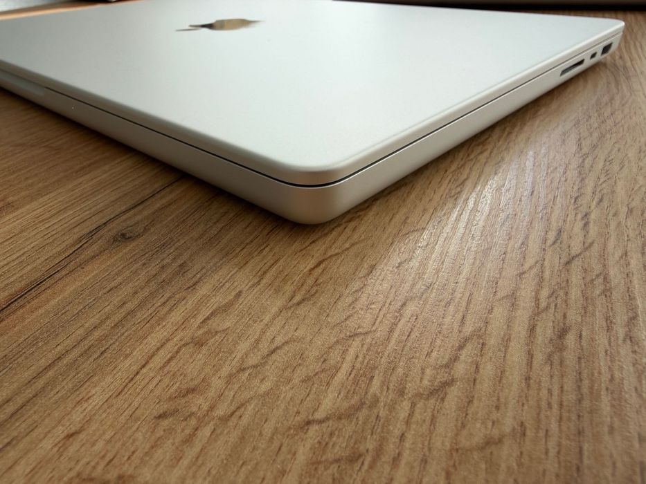 НОВ MacBook Pro 14" M4 PRO Chip 14-CPU/ 20-GPU/ 24GB RAM/ 1TB SSD В ГАРАНЦИЯ