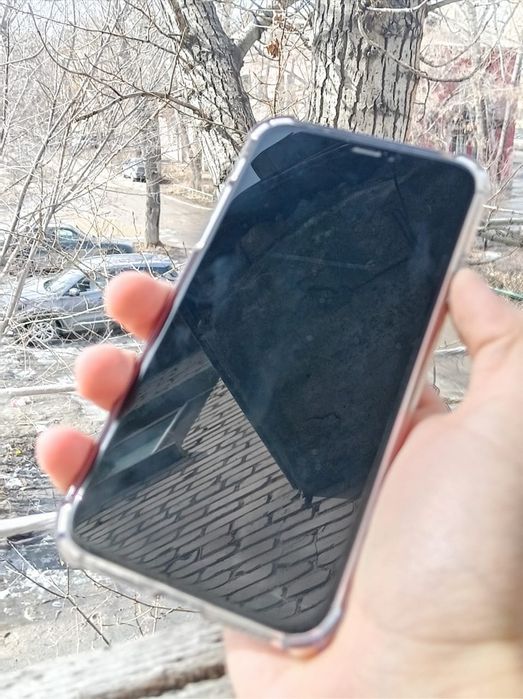 продам Айфон хр на 64 Гб