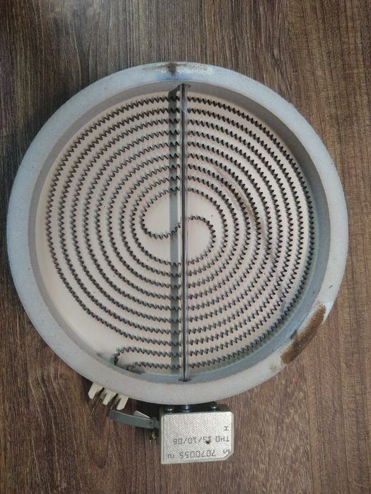 Плоча за керамичен плот Indesit - 175/200mm, 1800W