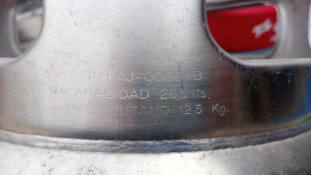 Продавам газови бутилки