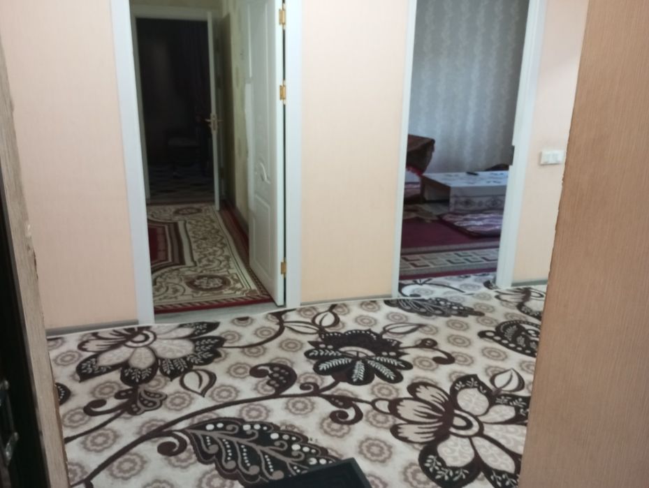 Дом срочно сотилади Эшонгузар (Райсентр) 4 хоналик 1- этаж