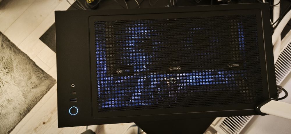 Vând unitate fără placă video! Nu vând pe bucăți