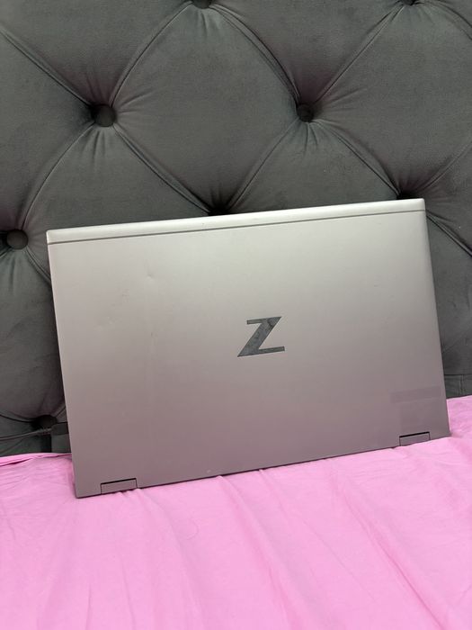 Vând Laptop HP Zbook Fury 17.3 G8, Intel Core i7 11850H 2.5 GHz