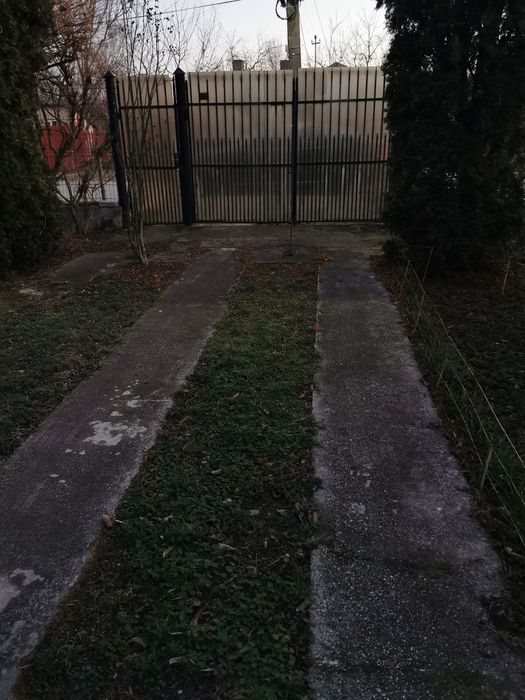 Teren aproape de Bucuresti cu casa de vacanta locuibila
