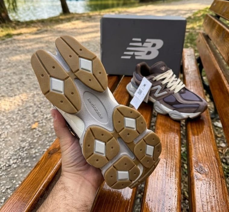 Adidasi New Balance 9060 Mushroom - Model Unisex