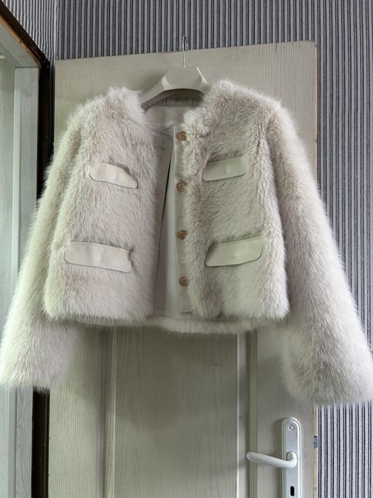 Дамско бяло палто