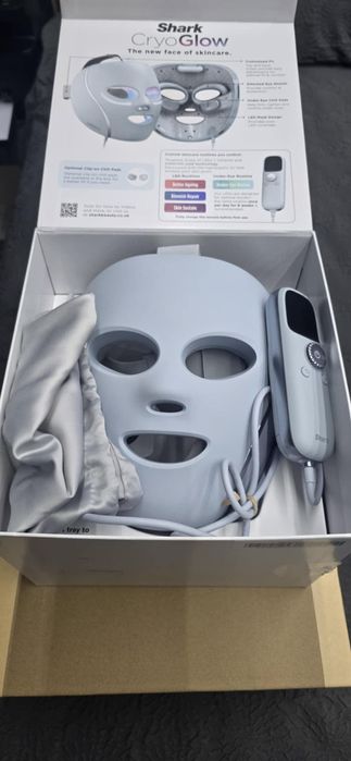 LED маска Shark CryoGlow – чисто нова