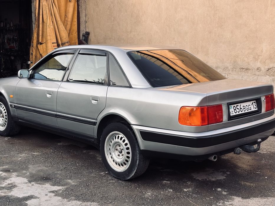 продам Ауди 100 с4