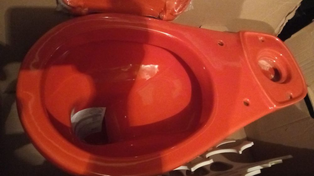 Продам унитаз новый