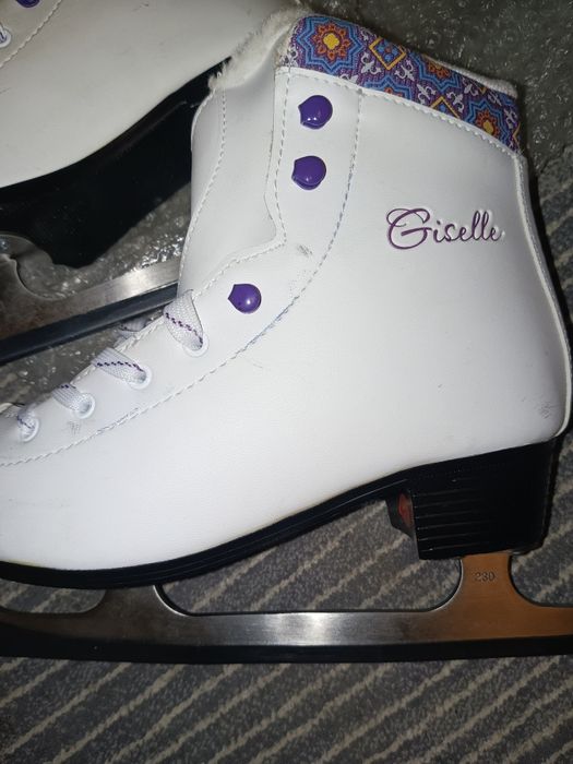 Фигурные коньки Giselle 35 размер