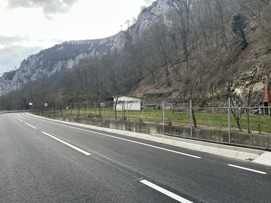 Vand teren intravilan in Baile Herculane pozitie deosebita 2500 mp !