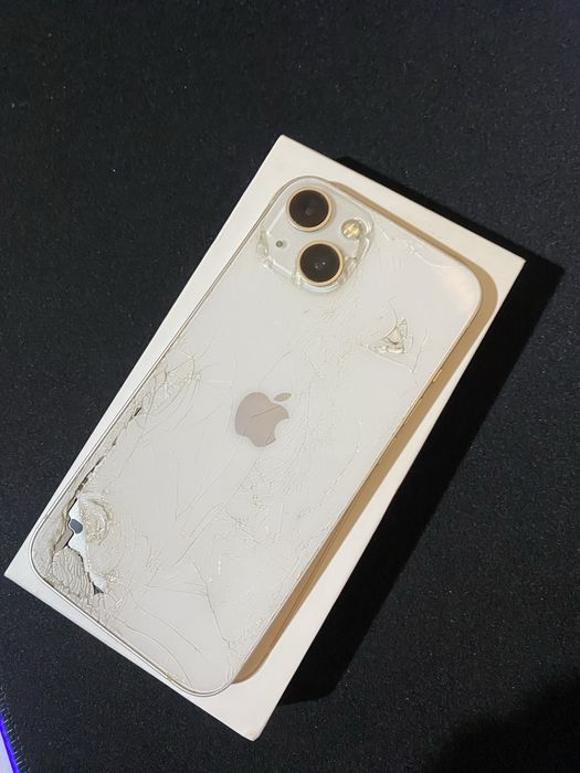 Продам iPhone 13