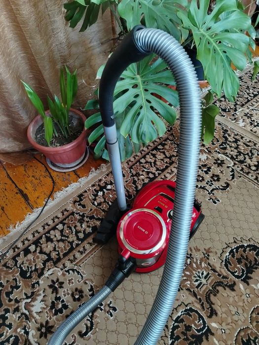 Пылесос БОШ220в оригинал