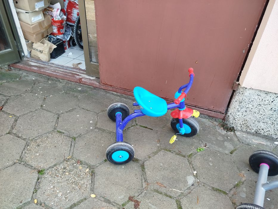 Детски коленца - триколки