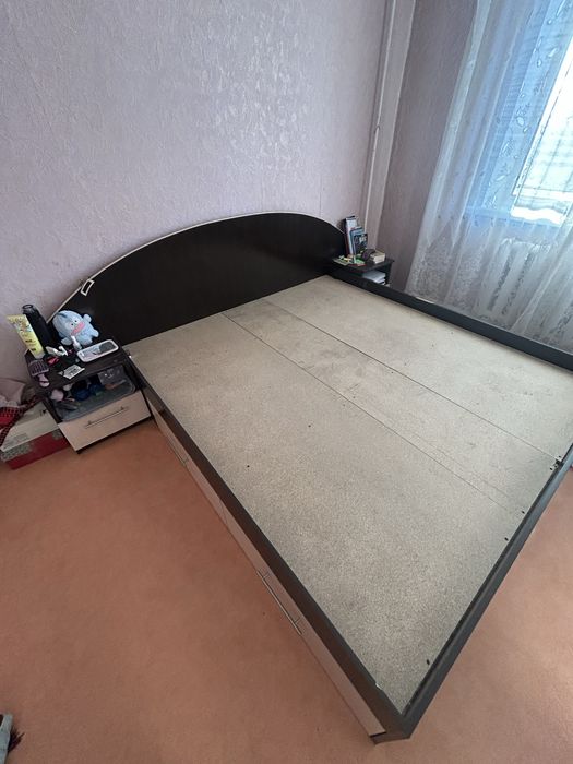 Продам двухспальную кровать