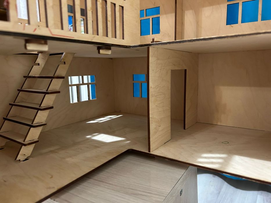 Продаю Кукольный домик