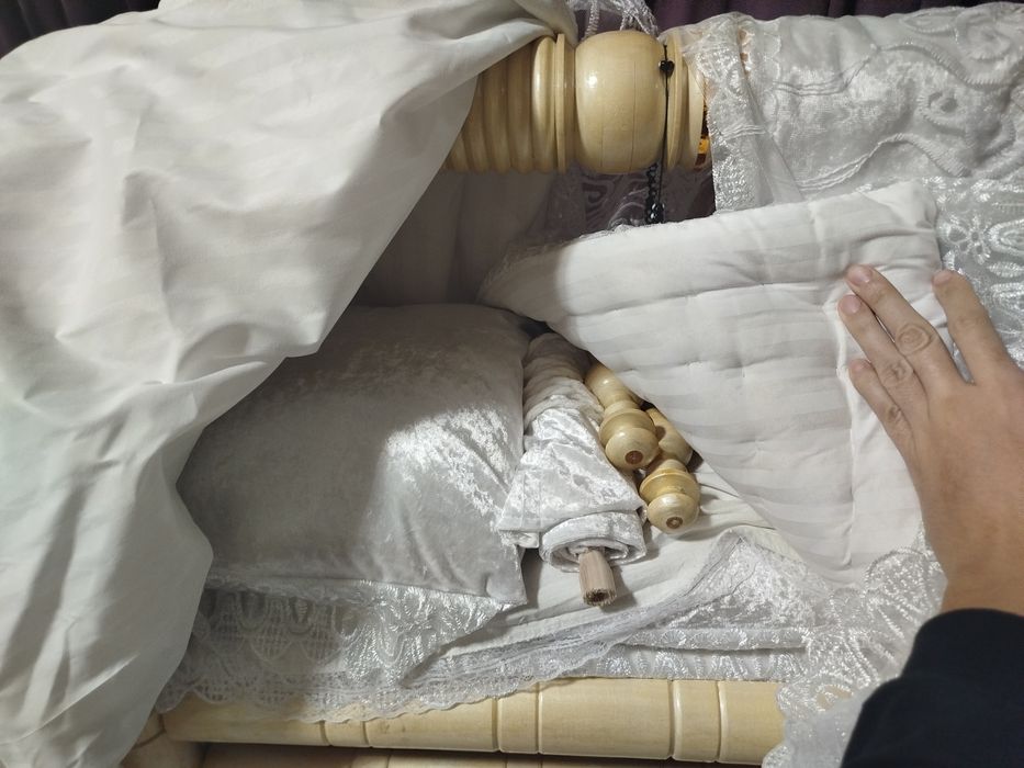 Oppoq beshik sotiladi