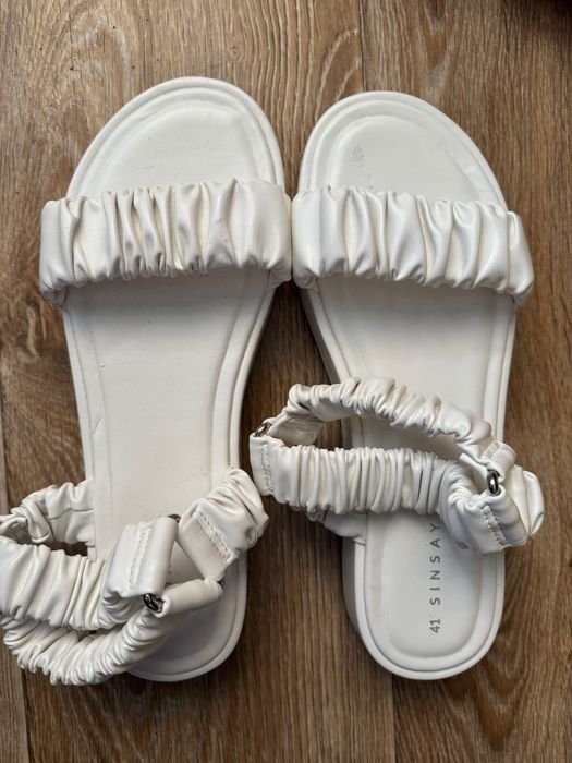 Дамски бели сандали