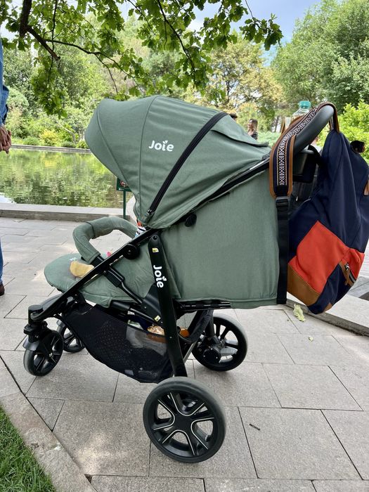 коляска прогулочная Joie