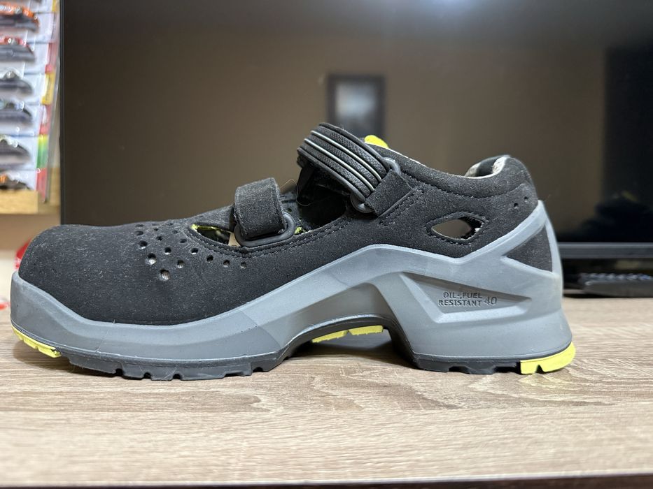 Работни обувки UVEX номер 40