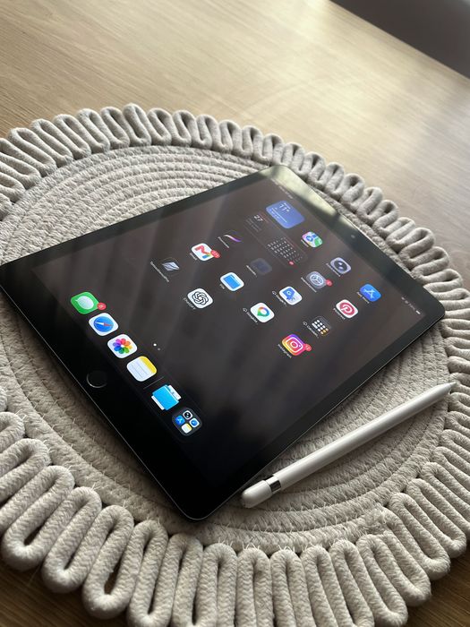 Vând IPad ca nou