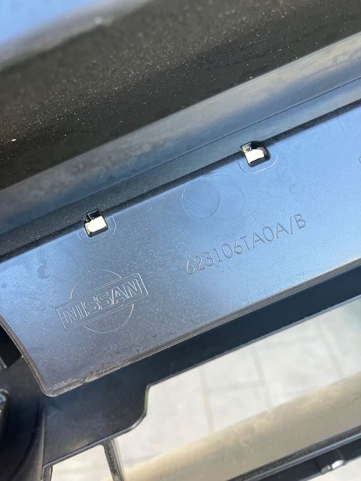 Grila Nissan Pathfinder