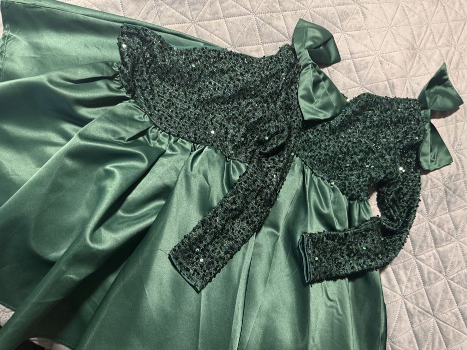 Официални роклички за 8 и 10 годишни