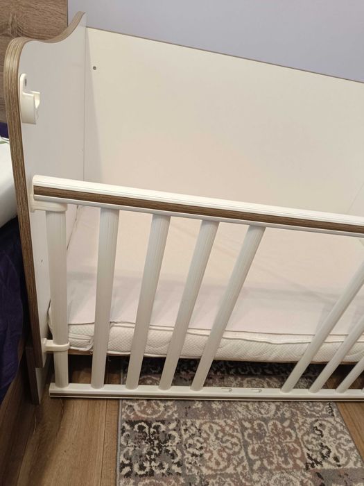 Бебешка кошара и повивалник