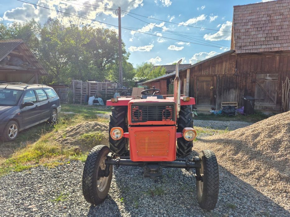 Tractor universal u 445 schimb