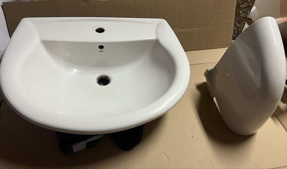 Vand Lavoar baie cu semipiedestal