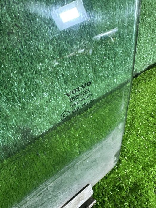 Стекло переднее левое Вольво С80 Volvo S80