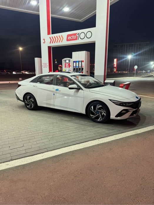 Hyundai elantra sotiladi