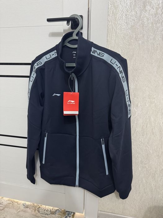 LiNing - Продается верхняя часть женского спортивного костюма