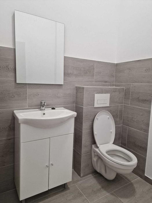 Inchiriez spatiu birouri  Piata Unirii recent renovat - PRIMA INCHIRIERE 13 EUR/mp