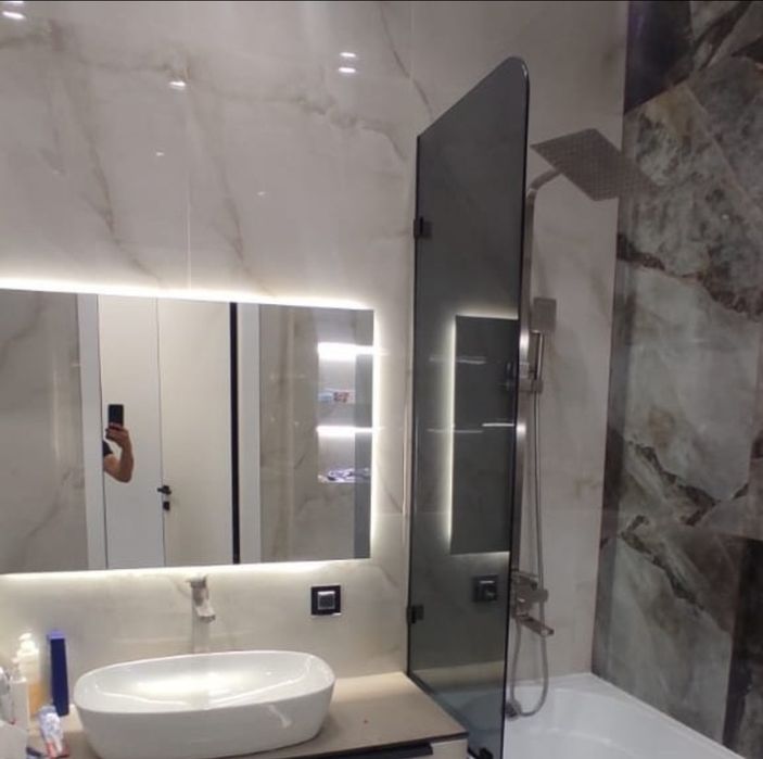 Душевой кабины, стеклянные перегородки!