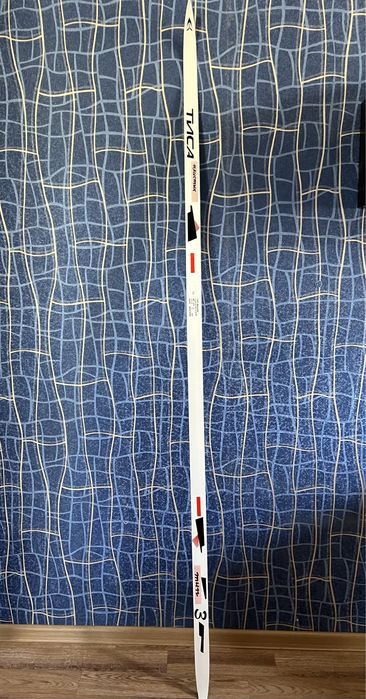 Лыжи ТИСА новые. Пара.