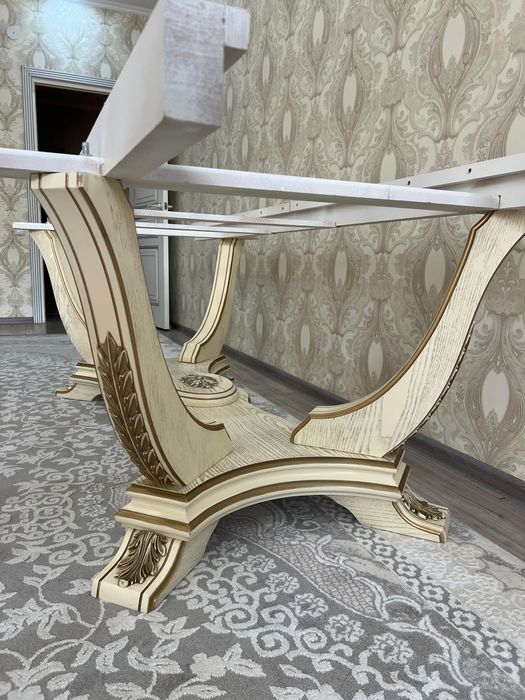 Стол и стулья 4 метр