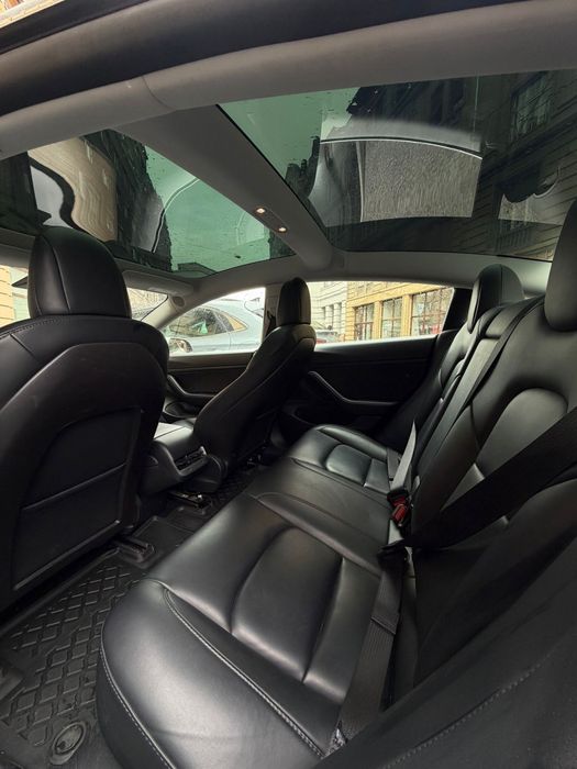 De vanzare Tesla model 3