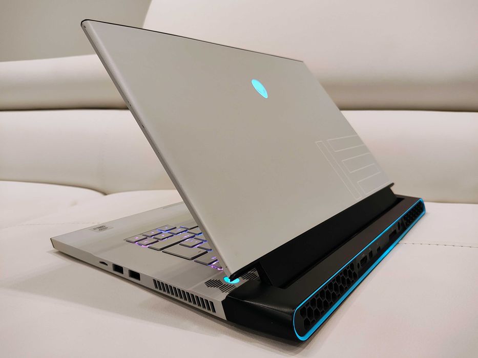 Laptop Gaming Alienware, Intel Core i7-10870H,, ram 32 GB, NVIDIA RTX 3070 8GB, display 300hz