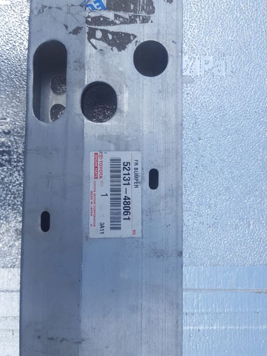 Усилитель переднего бампера Lexus Rx330