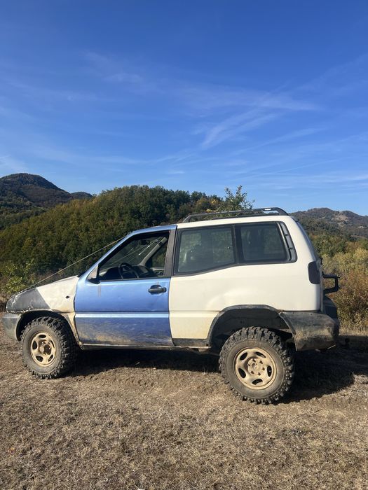 Vând Nissan Terrano 2 / Ford Maverick