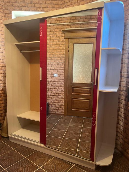 продаю шкаф в отличном состоянии