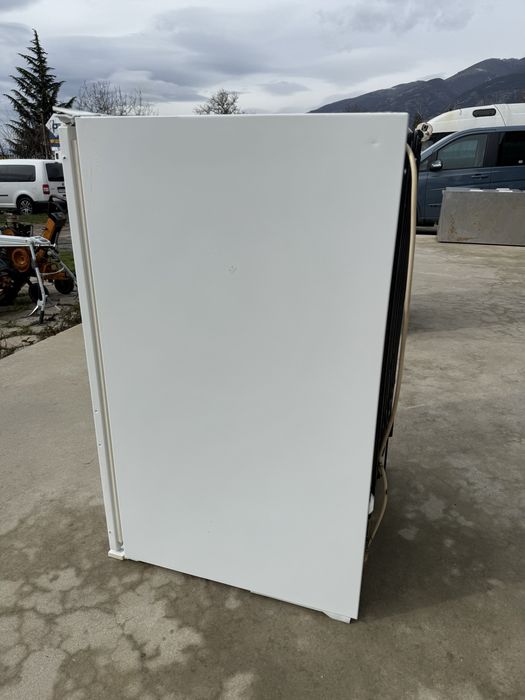 Малък хладилник за вграждане Миеле